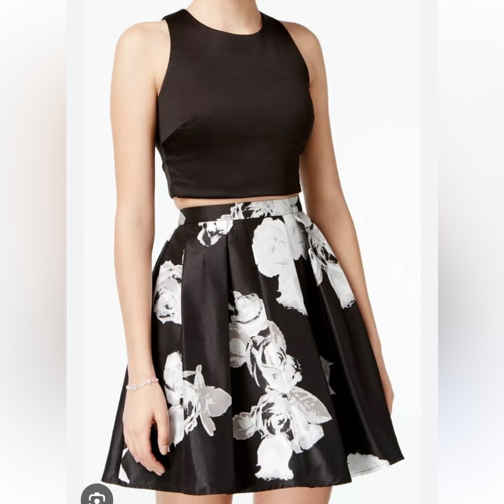Stunning "Sequin Hearts" Two-Piece Skirt and Top Outfit - Junior  size 1 NWT